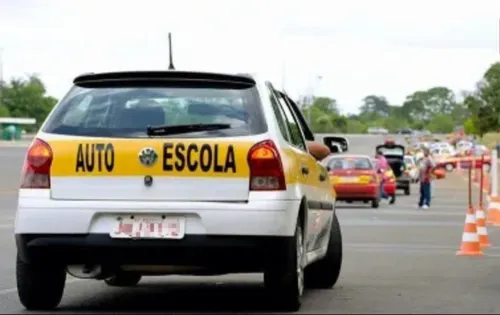 
          Imagem ilustrativa da imagem MPPE quer probir autoescolas que tenham funcionários ou diretores ligados ao Detran
          