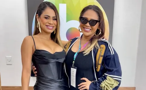 
          Imagem ilustrativa da imagem Mãe de Lexa pede orações após cantora ser internada com quadro de pré-eclâmpsia
          