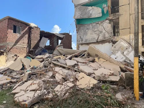 
          Imagem ilustrativa da imagem Mais um bloco do Conjunto Beira-Mar desaba no Janga, no Grande Recife
          