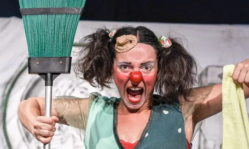 
          Imagem ilustrativa da imagem ‘Malagueta na Labuta’: espetáculo de palhaçaria feminista chega a Pernambuco
          