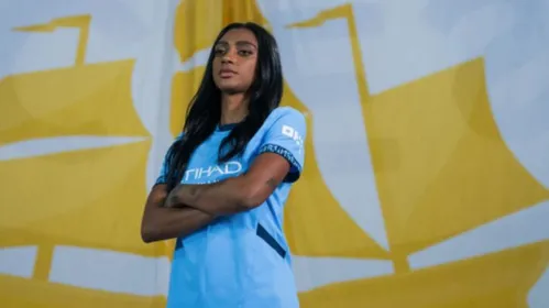 
          Imagem ilustrativa da imagem Manchester City feminino contrata sua primeira jogadora brasileira
          