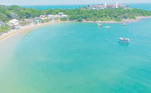 
          Imagem ilustrativa da imagem Mar azul, lazer e badalação nas praias de Anchieta
          