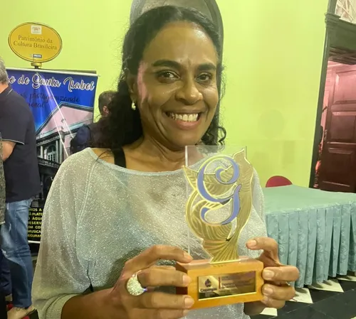 
          Imagem ilustrativa da imagem Márcia Pequeno recebe prêmio especial do “Janeiro de Grandes Espetáculos”
          