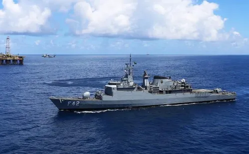 
          Imagem ilustrativa da imagem Marinha e Vports abrem visitação a navio de guerra no próximo domingo
          