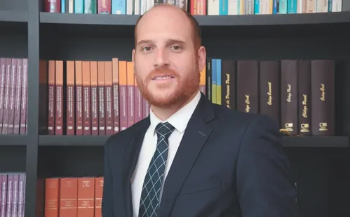 
          Imagem ilustrativa da imagem Médico consegue direito a se aposentar na justiça e receberá benefício de R$ 6.013
          