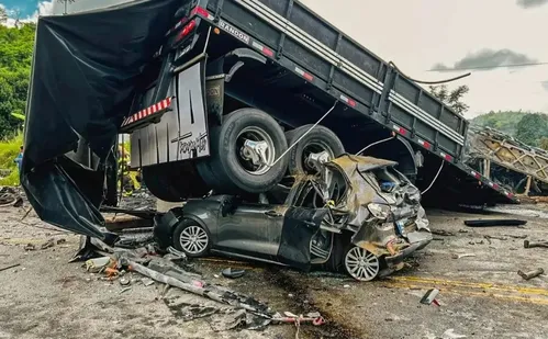 
          Imagem ilustrativa da imagem Motorista capixaba envolvido em acidente com 39 mortes na BR-116 é preso no ES
          