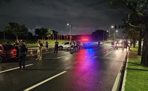
          Imagem ilustrativa da imagem Motoristas são autuados por transporte clandestino no Aeroporto de Vitória
          