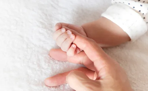 
          Imagem ilustrativa da imagem Mulher é presa acusada de vender o próprio filho em Guarapari
          