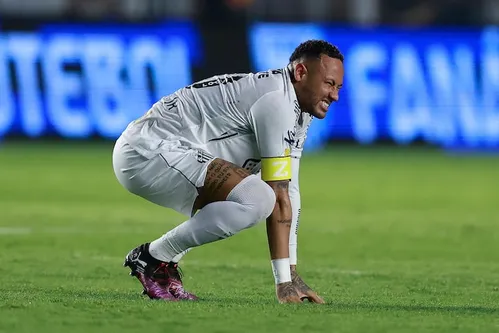 
          Imagem ilustrativa da imagem Neymar encara segundo pior início em gols por clubes, com ataque do Santos dependente de Guilherme
          
