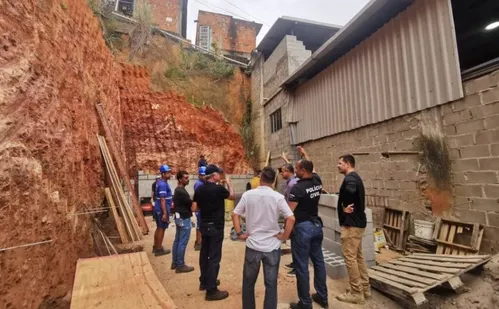 
          Imagem ilustrativa da imagem PC e Cesan descobrem sistema clandestino de água em transportadora de Cariacica
          