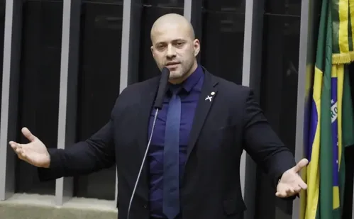 
          Imagem ilustrativa da imagem PF apreende arma de Daniel Silveira após determinação de Moraes
          