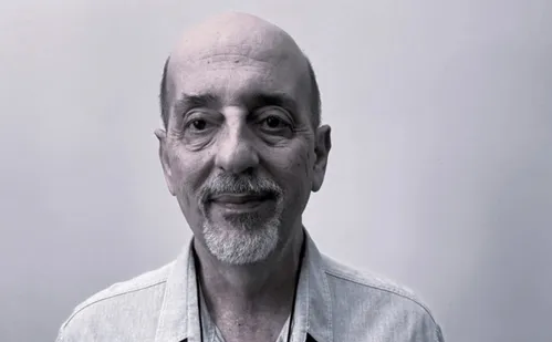 
          Imagem ilustrativa da imagem Passageiro de 67 anos morre ao cair de escada em desembarque de avião em SP
          