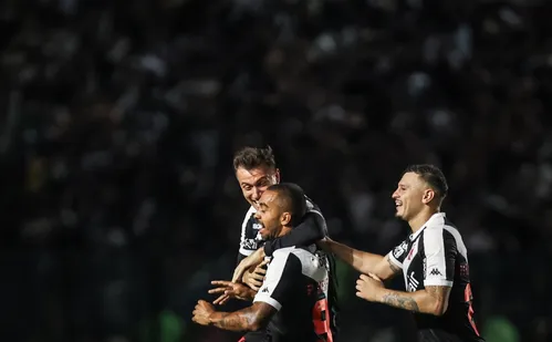 
          Imagem ilustrativa da imagem Único invicto do Cariocão, Vasco enfrenta o Volta Redonda em Cariacica
          