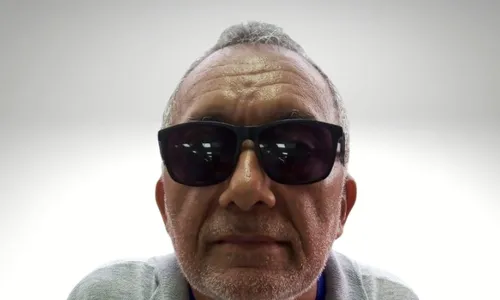 
          Imagem ilustrativa da imagem Pioneira em tatuagem ocular no Nordeste devolverá olhar a idoso que a inspirou
          