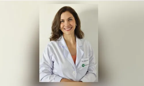 
          Imagem ilustrativa da imagem Pioneira em tatuagem ocular no Nordeste devolverá olhar a idoso que a inspirou
          