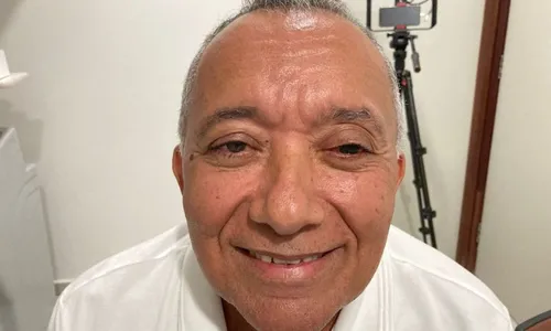 
          Imagem ilustrativa da imagem Pioneira: médica de Pernambuco revoluciona vidas com tatuagem ocular
          