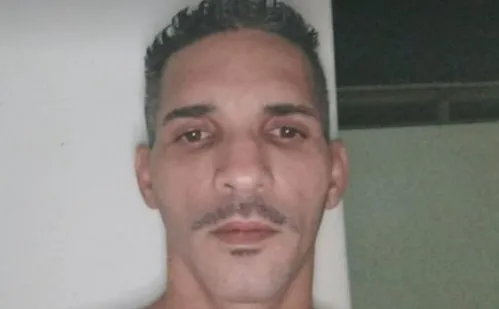 
          Imagem ilustrativa da imagem Polícia pede ajuda para localizar suspeito de roubos e latrocínio em Cariacica
          