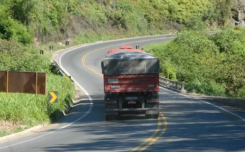 
          Imagem ilustrativa da imagem Ponte sobre Rio Jucu, na BR 262, é interditada para veículos acima de 57 toneladas
          