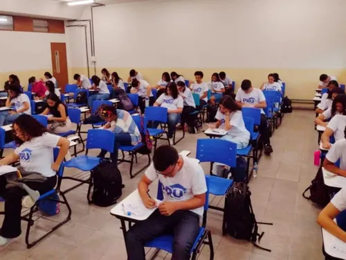 
          Imagem ilustrativa da imagem Projeto Rumo à Universidade abre inscrições e inicia aulas neste sábado
          