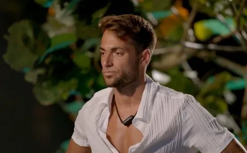 
          Imagem ilustrativa da imagem Quem é Montoya, que assistiu a traição ao vivo no reality 'Ilha da Tentação'?
          