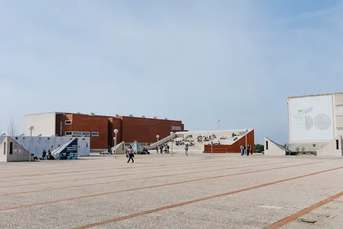 
          Imagem ilustrativa da imagem Quem é a estudante brasileira achada em Portugal com sinais de desnutrição
          