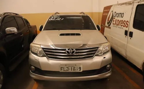 
          Imagem ilustrativa da imagem Receita Federal fará leilão de veículos a partir de R$ 2.800
          