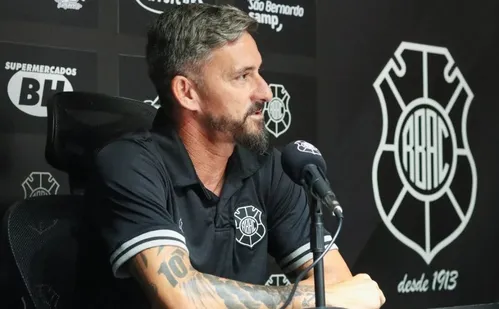 
          Imagem ilustrativa da imagem Ronicley elogia preparação do Rio Branco para o Capixabão
          