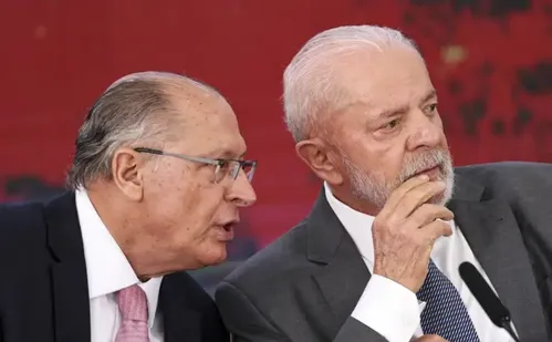 
          Imagem ilustrativa da imagem Salário de Lula, de ministros do STF e de congressistas subirá para R$ 46,4 mil
          