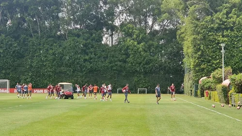 
          Imagem ilustrativa da imagem São Paulo abre treino à imprensa após 1.040 dias e tem ‘visita’ de lateral português campeão da Euro
          