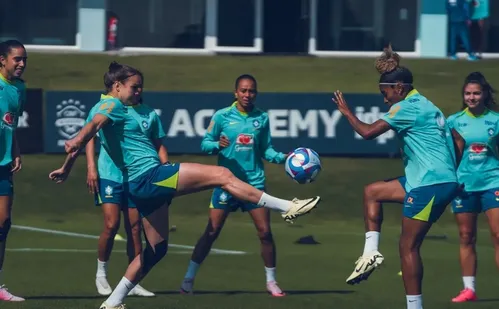 
          Imagem ilustrativa da imagem Seleção feminina é convocada para período de treinos pré-Copa América
          