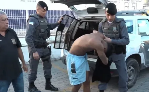 
          Imagem ilustrativa da imagem Suspeito é preso pela 2ª vez por roubar cordão de ouro de PM na orla de Vila Velha
          