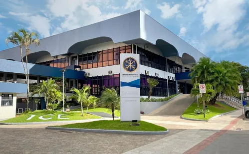 
          Imagem ilustrativa da imagem O que dizem as prefeituras notificadas pelo TCE após suspensão de aumento salarial
          