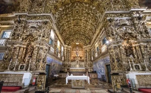 
          Imagem ilustrativa da imagem Teto de ‘igreja de ouro’ em Salvador desaba, mata uma pessoa e deixa feridos
          
