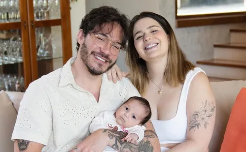 
          Imagem ilustrativa da imagem Viih Tube comemora evolução do filho, Ravi
          