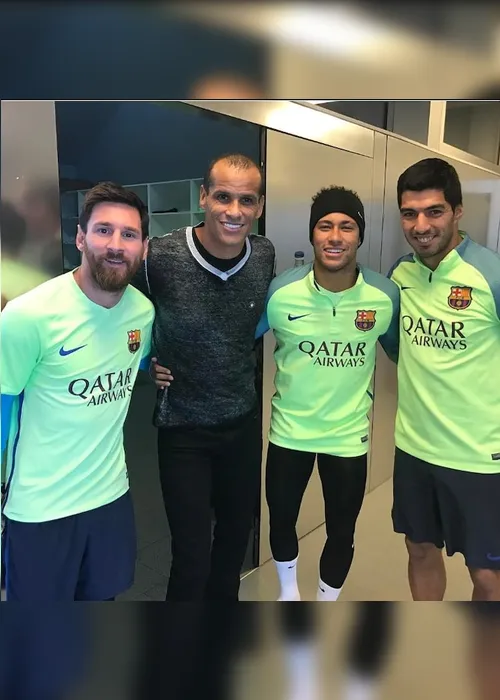 Imagem ilustrativa da imagem Galvão Bueno manda recado a Neymar: ‘Rivaldo tem muito mais história que você’