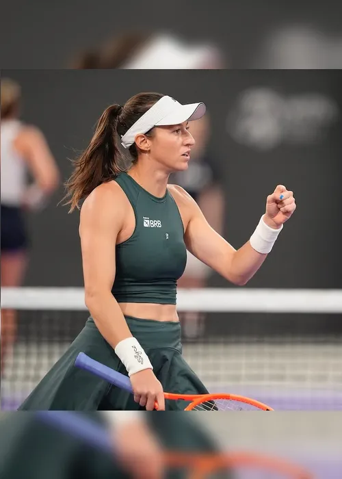Imagem ilustrativa da imagem Luísa Stefani e húngara Babos eliminam número 1 do mundo e vão à decisão de duplas do WTA 500