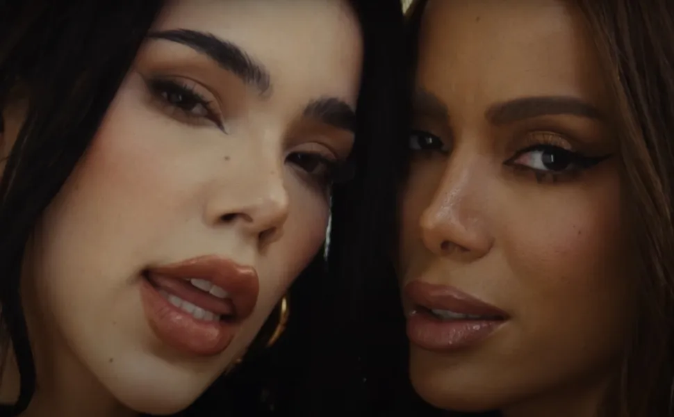 Imagem ilustrativa da imagem Anitta fica nua com a cantora mexicana Kenia Os em clipe de novo single