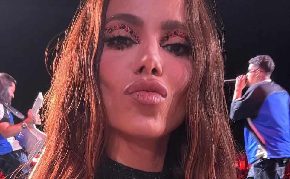 Imagem ilustrativa da imagem Anitta quer barrar uso de seu nome em remédio de vermes, diz colunista