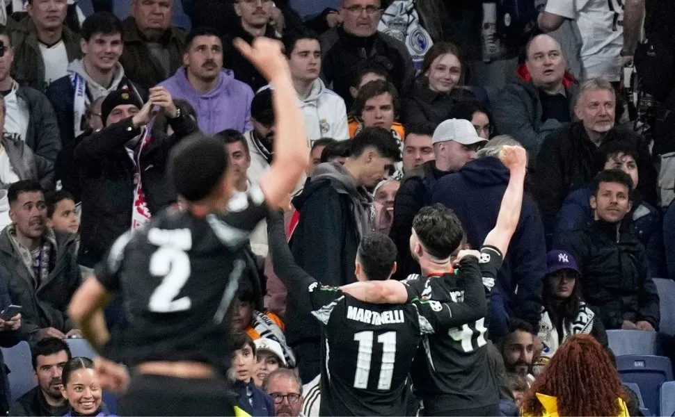 Imagem ilustrativa da imagem Arsenal perde pênalti, mas bate Real Madrid e elimina espanhóis na Champions League