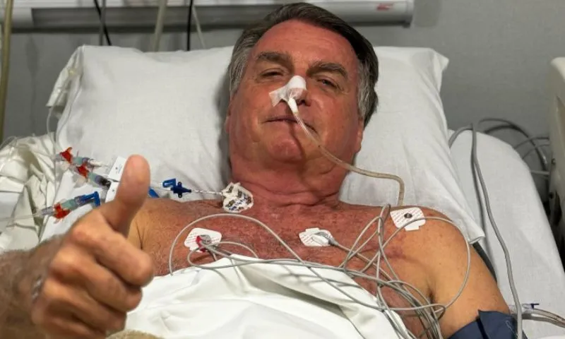 Imagem ilustrativa da imagem Bolsonaro será transferido para hospital de Brasília