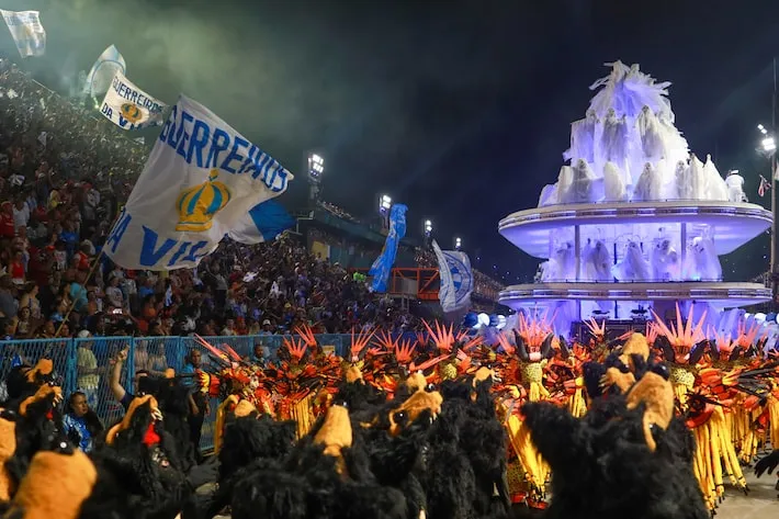 Imagem ilustrativa da imagem ‘Canalhas’, ‘ladrões’ e ‘ratos’: veja reclamações de escolas de samba do Rio sobre notas do Carnaval