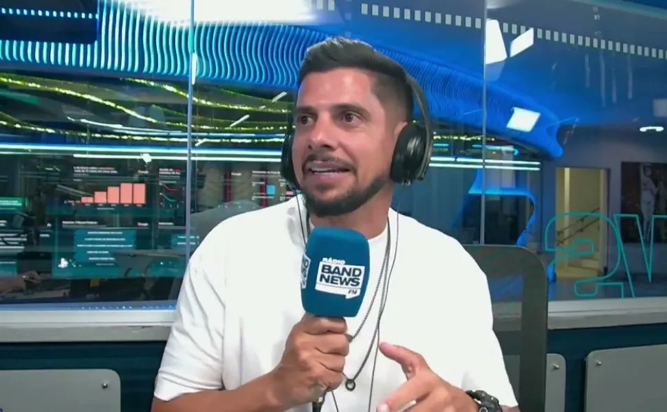 Imagem ilustrativa da imagem Cicinho: "Já fui procurado para indicar jogadores para esquema de apostas"