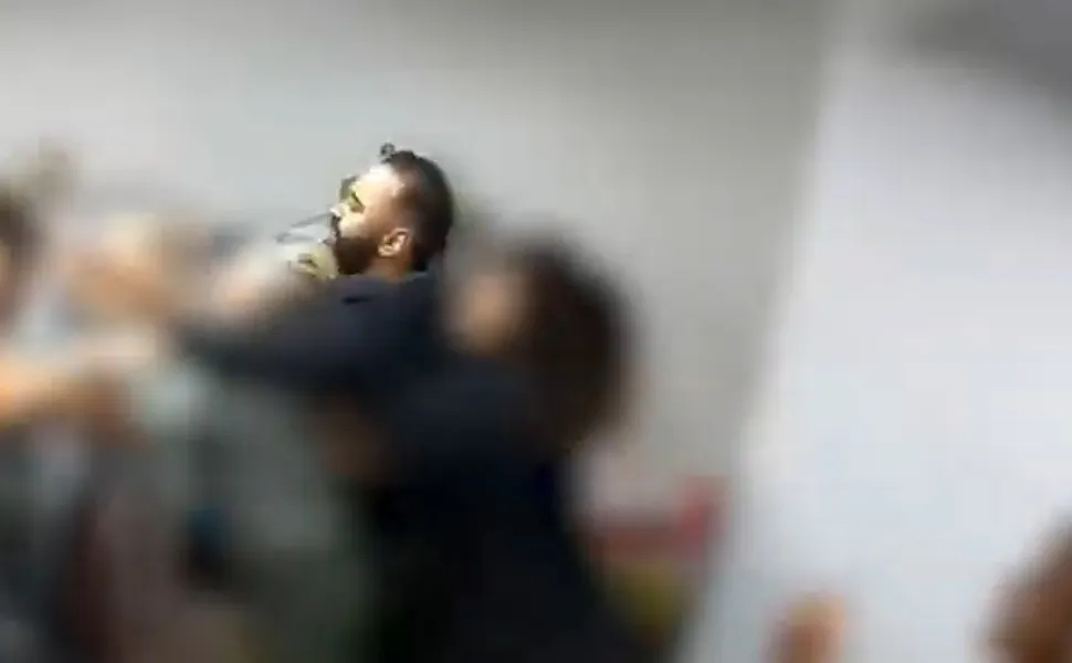 Imagem ilustrativa da imagem Cliente é preso após agredir mulher de dono de oficina em Jardim Camburi