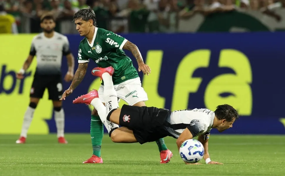 Imagem ilustrativa da imagem Corinthians escancara falhas na defesa e apatia ofensiva em derrota no dérbi