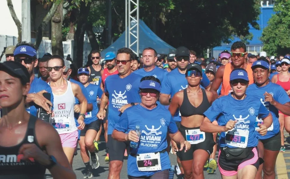 Imagem ilustrativa da imagem Corrida Alvianil alegra atletas em Vitória. Veja galeria de fotos