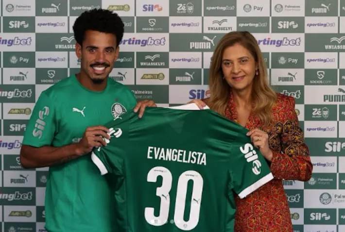 Imagem ilustrativa da imagem Evangelista chora com frase de Leila sobre sua mãe e revela problema que atrasou ida ao Palmeiras