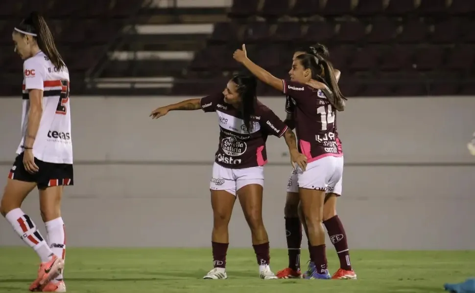 Imagem ilustrativa da imagem Ferroviária vence e assume liderança do Brasileiro Feminino