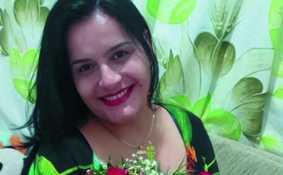 Imagem ilustrativa da imagem Filho de mulher encontrada morta em valão foi deixado sozinho na noite do crime
