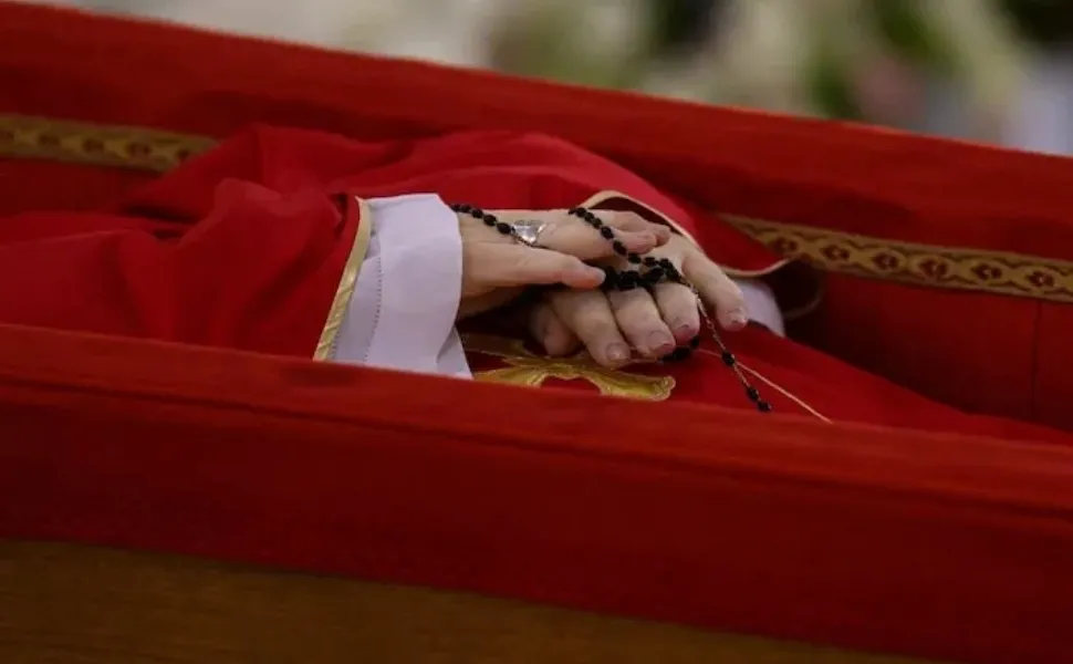 Imagem ilustrativa da imagem Conclave para escolher novo papa começa no dia 7 de maio, diz Vaticano