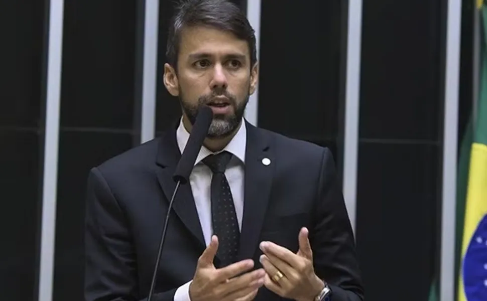 Imagem ilustrativa da imagem Governo Lula anuncia Pedro Lucas como novo ministro das Comunicações